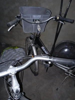 Ein Damenrad und ein Herrenrad Bild 2 Ein Damenrad und ein Herrenrad Bild 2