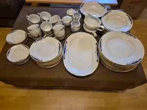 Sehr gut erhaltenes Essgeschirr von Royal Exclusive Porzellan für 12 Personen