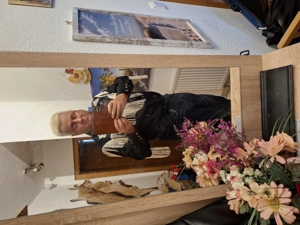 Wer hat einen Garten oder kennt einen ruhigen Grünanlage wo ich nackt und fixiert sein kann. Bild 2