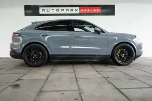 Porsche Cayenne Coupe E-Hybrid/P-Display/SpAbgas/AHK/18W