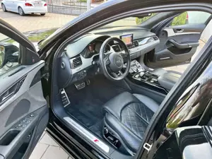 Audi S8 plus org.58'km Navi LED AHK Keramik 21"2.Hd. Bild 5