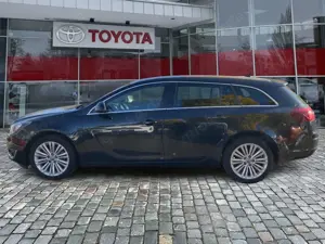 Opel Insignia ST 2.0 CDTi 4x4 Allrad* 8fach Bereift Bild 2