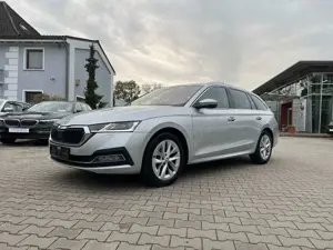 Skoda Octavia Combi 2.0 TDI 4x4 Style *LED Navi Sitzh.*