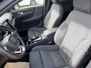 Volvo XC40 Plus Recharge Pure Electric AWD P8 Twin StandHZG A Bild 5