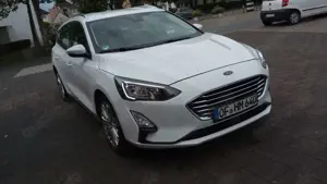 Ford Focus Kombi 1,5 Auto Navi Head Rückf Tot Scheckheft