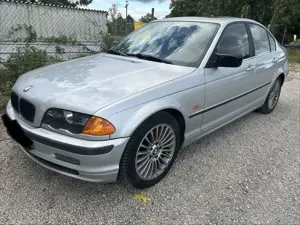 BMW 323 323i | Leder | Automatik | viele Neuteile