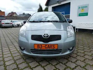 Toyota Yaris 1,3-l-VVT-i #1.HAND#ERST 100TKM#TÜV+AU NEU Bild 2