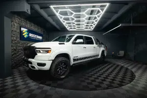 Dodge RAM 5.7 V8 HEMI 4x4 OFFROAD Night-Paket *LED*