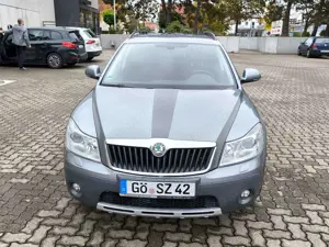 Skoda Octavia Octavia Combi 1.8 TSI 4x4 Scout Bild 3