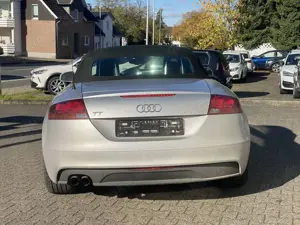 Audi TT 1.8 TFSI Coupe Cabrio ~Leder~Navi~Xenon~Sitzhzg Bild 4