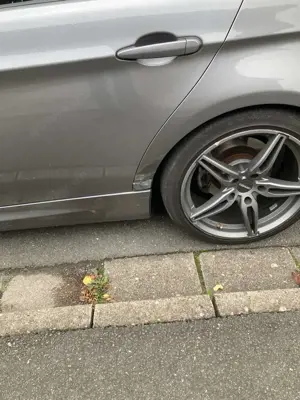 BMW 318 facelift Bild 2