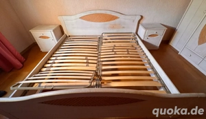 Massive Schlafzimmer-Garnitur aus Holz   komplett & hochwertig (Bett + Schränke + Nachttische)