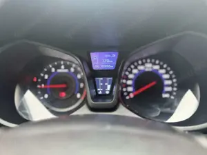 Hyundai iX20 1.6 Automatik Style Bild 5