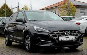 Hyundai i30 1.0 T-GDI INTRO/VOLLSHEFT/NAVI/RCAM/LED/PDC Bild 3