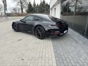 Porsche 992 911 Carrera Bild 4