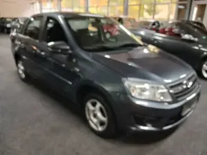 Lada Granta AUTOMATIK SITZHEIZUNG KLIMA LM Bild 3