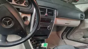 Mercedes-Benz B 200 Turbo Autotronic Bild 2