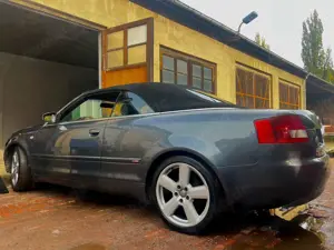 Audi A4 A4 2.5TDI multitronic Cabriolet - S-Line