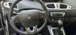 Renault Scenic dCi 110 EDC LIMITED Bild 5