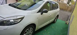 Renault Scenic dCi 110 EDC LIMITED Bild 3