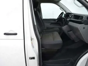 Volkswagen T6.1 Transporter Kasten 2.0 TDI 150 PS PDC/APP-CONNECT/GRA/VORB.-A Bild 3