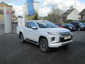 Mitsubishi L200 Doppelkabine Select 2.2 DI-D 4WD 6-Gang AHK 3100KG