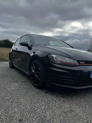 Volkswagen Golf GTI 7 Perf. 8-fach bereift, Inspektion Neu Bild 3