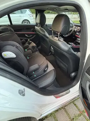 Mercedes-Benz E 350 d 4Matic 9G-TRONIC Bild 5