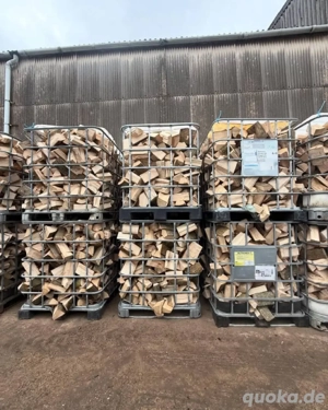 Trockenes Brennholz    verfügbar Bild 1
