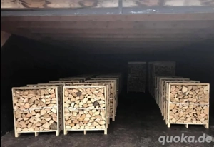 Trockenes Brennholz    verfügbar Bild 2