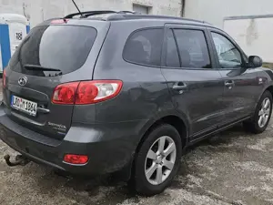 Hyundai SANTA FE GLS Bild 3