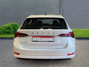 Skoda Octavia Combi Style 2.0 TDI+Alufelgen+Navi+Klimaautomatik Bild 3