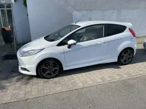 Ford Fiesta Fiesta 1.6 EcoBoost mit Leder-Sport-Paket ST