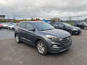 Hyundai TUCSON *KAMERA*NAVI*100TKM ATM*
