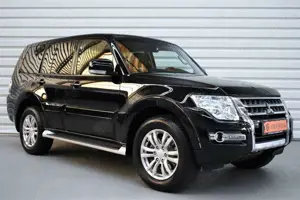 Mitsubishi Pajero 3.2 DI-D Diamant+7.Sitzer+Navi+Xenon