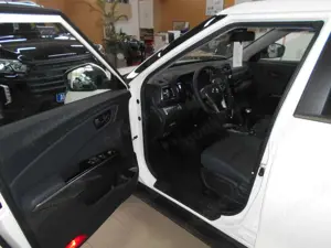 SsangYong Tivoli TIVOLI 4x4ALLRAD KLIMA TEMPOMAT PDC + KAMERA AHK Bild 5
