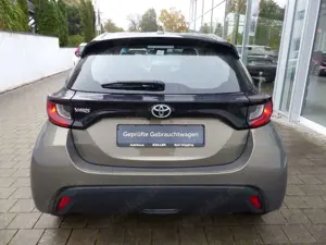 Toyota Yaris 1.5 VVT-iE Klima Kamera SHZ CarPlay Alu Bild 4