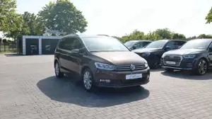 Volkswagen Touran Highline 2.0 TDI DSG 7 Sitze Navi LED AHK