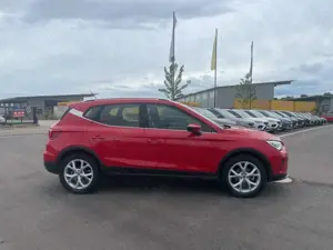 SEAT Arona FR TSI Navi SHZ LED Einparkhilfe Klima Navi Bild 5