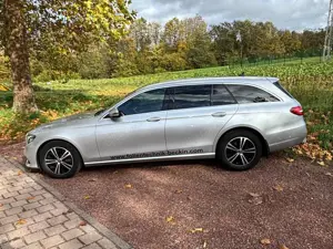 Mercedes-Benz E 220 E-Klasse T-Modell Diesel d T 9G-TRONIC Bild 3