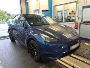 Tesla Model Y Long Range AWD Wärmepumpe Autopilot 20" Bild 4