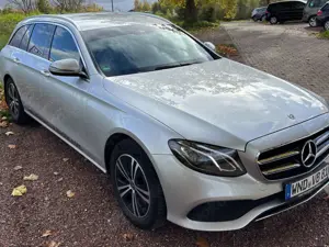 Mercedes-Benz E 220 E-Klasse T-Modell Diesel d T 9G-TRONIC Bild 2