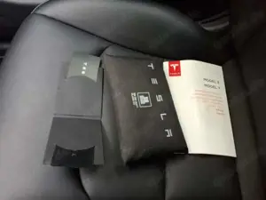 Tesla Model Y Long Range AWD Wärmepumpe Autopilot 20" Bild 5