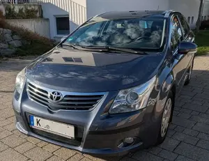 Toyota Avensis Bild 2