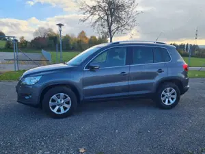 Volkswagen Tiguan Sport, 8 fach bereift, Pannoramaschiebedach, AHK