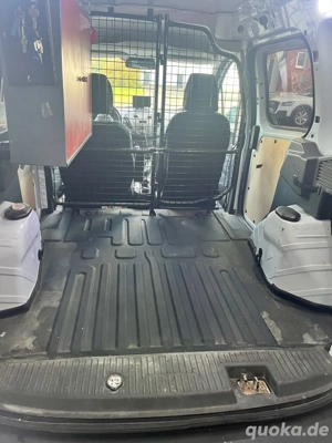Ford Transit Courier mit neuem TÜV