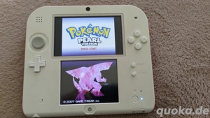 Nintendo 2Ds und Ladegerät 