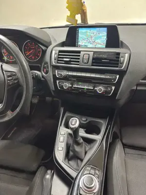 BMW 118 118 d Sport Line Bild 2