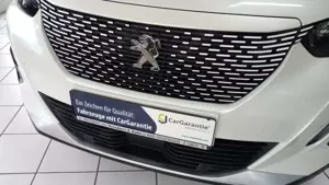 Peugeot 2008 e- GT SEHR GEPFLEGT  1 HAND Bild 5