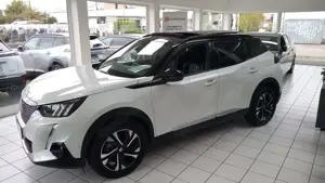 Peugeot 2008 e- GT SEHR GEPFLEGT  1 HAND Bild 2